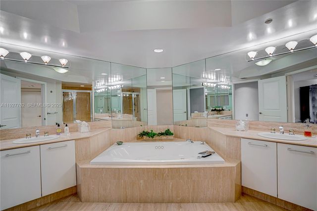 7000 ISLAND BL 2806, Aventura, FL 33160