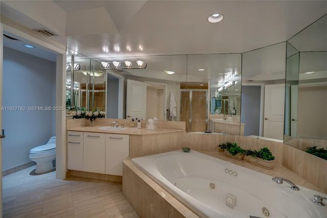 7000 ISLAND BL 2806, Aventura, FL 33160