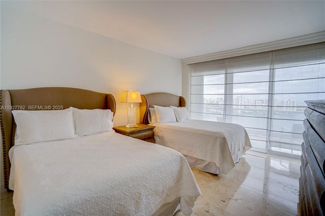 7000 ISLAND BL 2806, Aventura, FL 33160