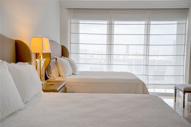 7000 ISLAND BL 2806, Aventura, FL 33160