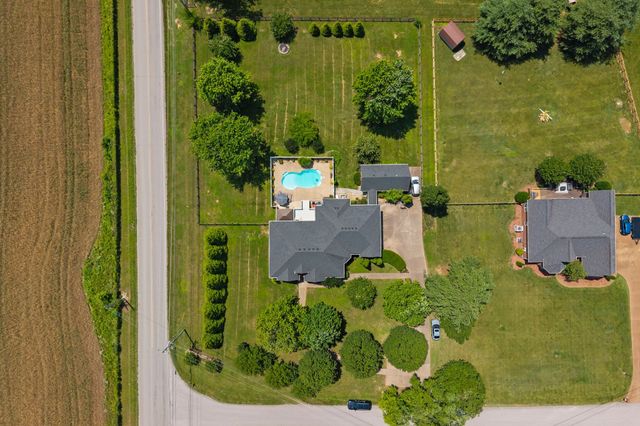 2801 Stacey St, Thompsons Station, TN 37179