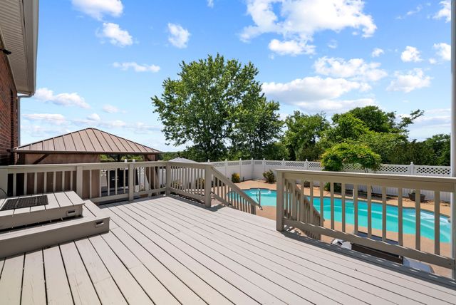 2801 Stacey St, Thompsons Station, TN 37179