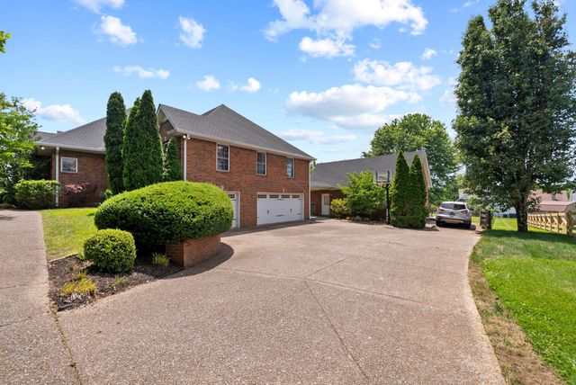 2801 Stacey St, Thompsons Station, TN 37179
