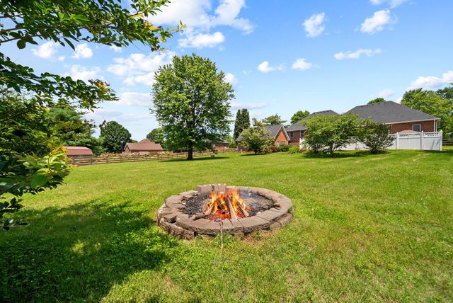 2801 Stacey St, Thompsons Station, TN 37179