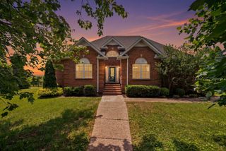 2801 Stacey St, Thompsons Station, TN 37179