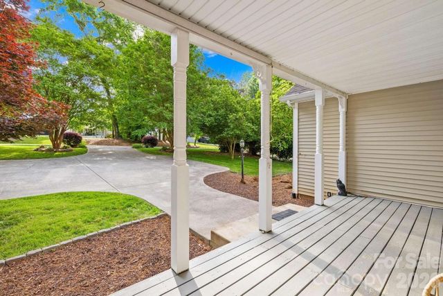 4120 Lake Shore Road S, Denver, NC 28037