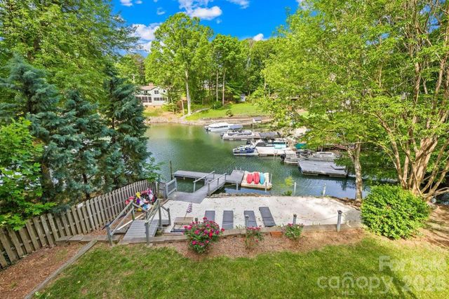 4120 Lake Shore Road S, Denver, NC 28037