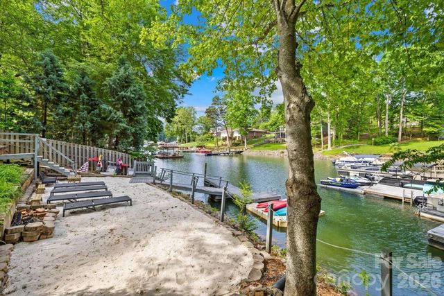 4120 Lake Shore Road S, Denver, NC 28037