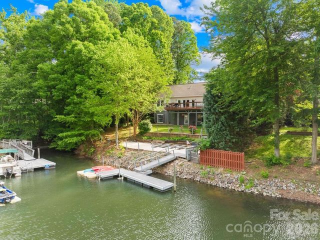 4120 Lake Shore Road S, Denver, NC 28037