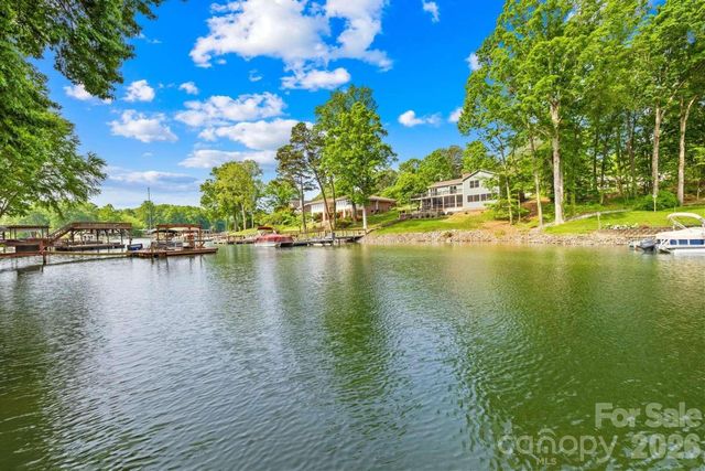 4120 Lake Shore Road S, Denver, NC 28037