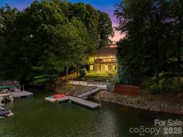 4120 Lake Shore Road S, Denver, NC 28037