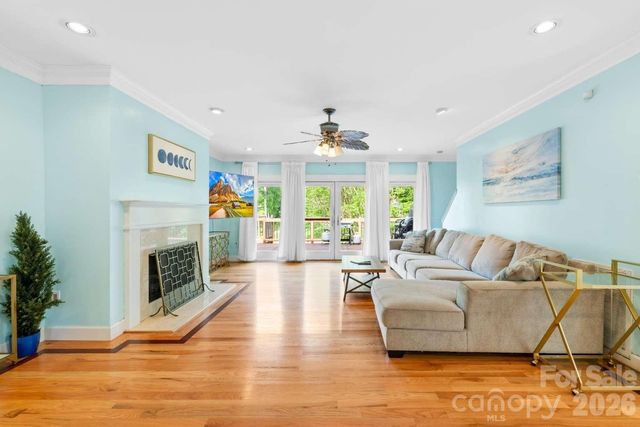 4120 Lake Shore Road S, Denver, NC 28037