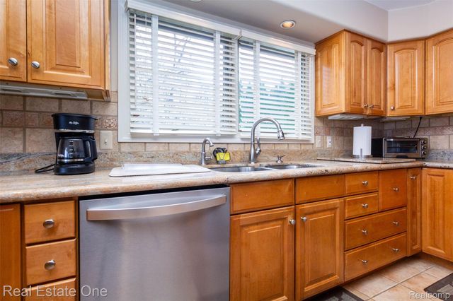 10215 Mill Pointe Drive, Atlas Township, MI 48438