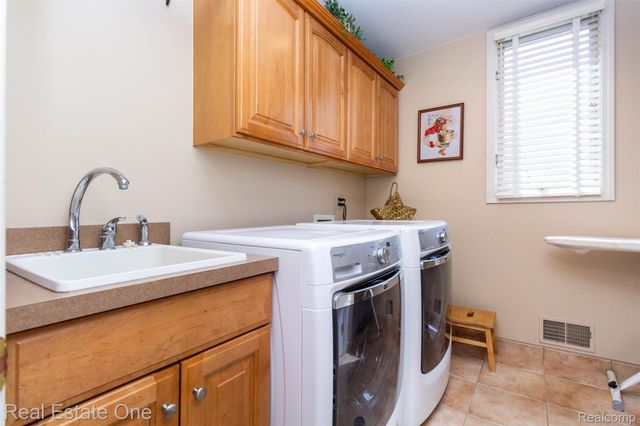 10215 Mill Pointe Drive, Atlas Township, MI 48438