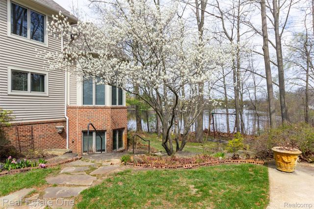 10215 Mill Pointe Drive, Atlas Township, MI 48438