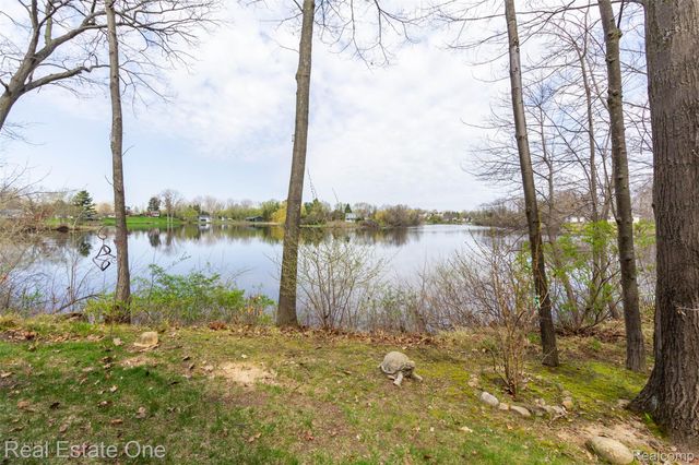 10215 Mill Pointe Drive, Atlas Township, MI 48438