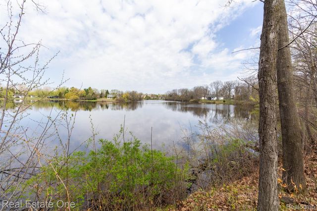10215 Mill Pointe Drive, Atlas Township, MI 48438