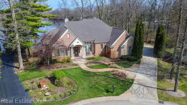 10215 Mill Pointe Drive, Atlas Township, MI 48438
