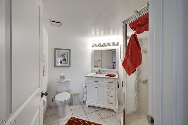 15000 Arbor Lakes DR E 2, North Fort Myers, FL 33917