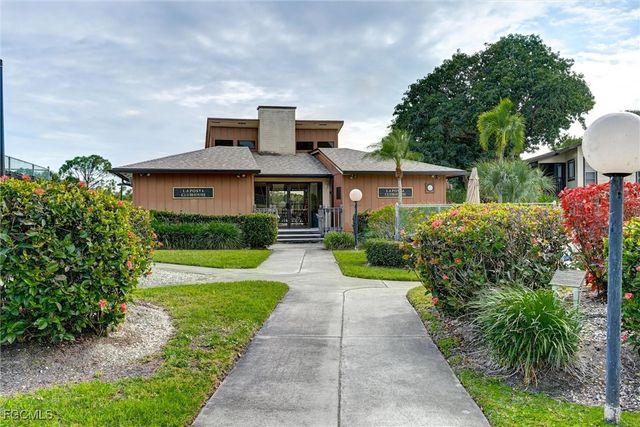 15000 Arbor Lakes DR E 2, North Fort Myers, FL 33917