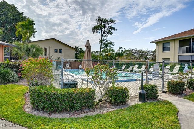 15000 Arbor Lakes DR E 2, North Fort Myers, FL 33917
