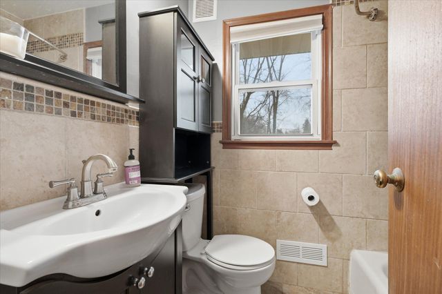 4442 Toledo Avenue N, Robbinsdale, MN 55422