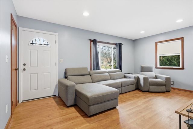 4442 Toledo Avenue N, Robbinsdale, MN 55422