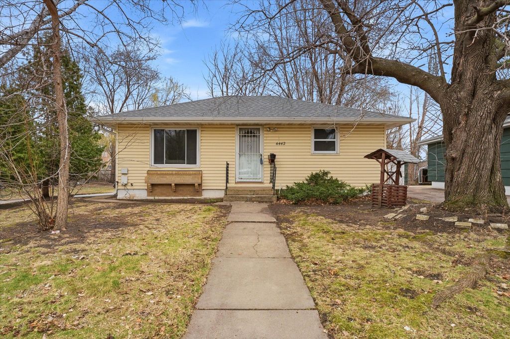 4442 Toledo Avenue N, Robbinsdale, MN 55422