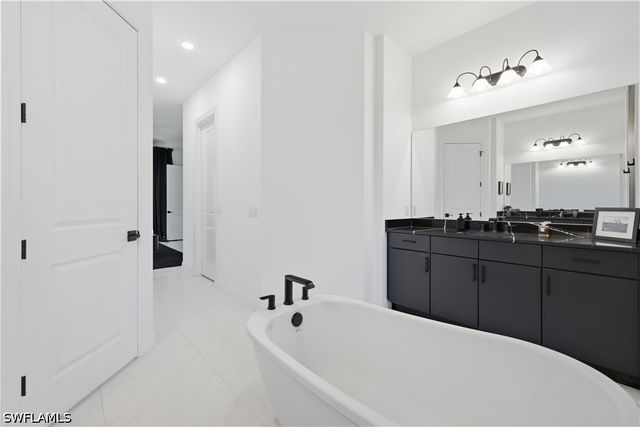 829 16th AVE SW, Naples, FL 34117