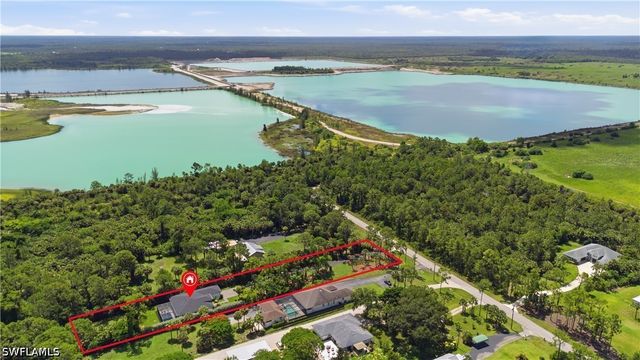829 16th AVE SW, Naples, FL 34117