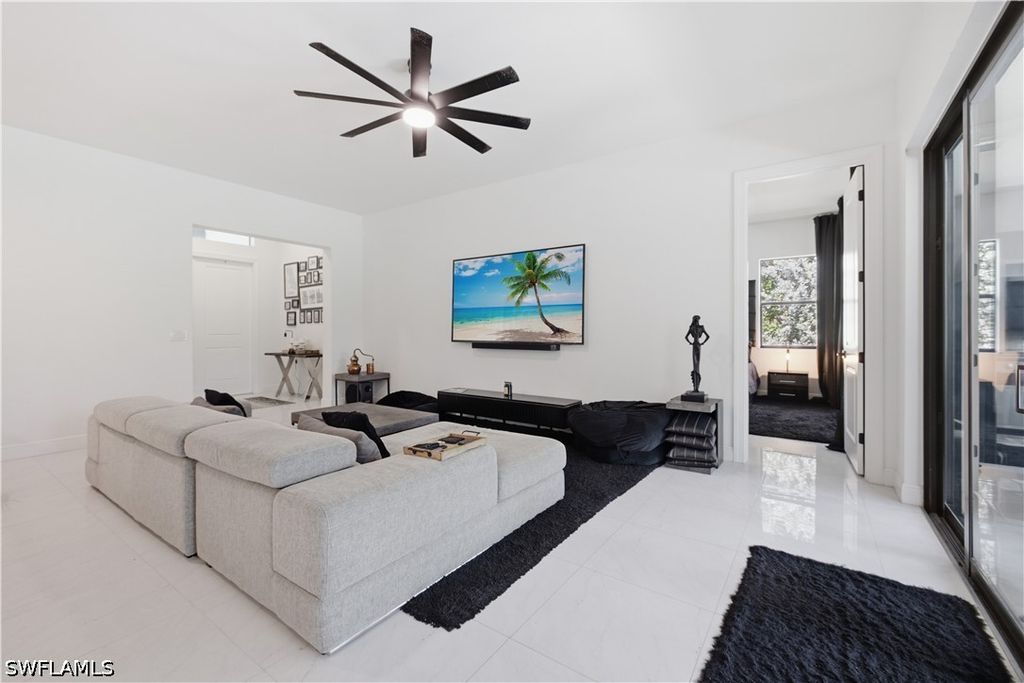 829 16th AVE SW, Naples, FL 34117
