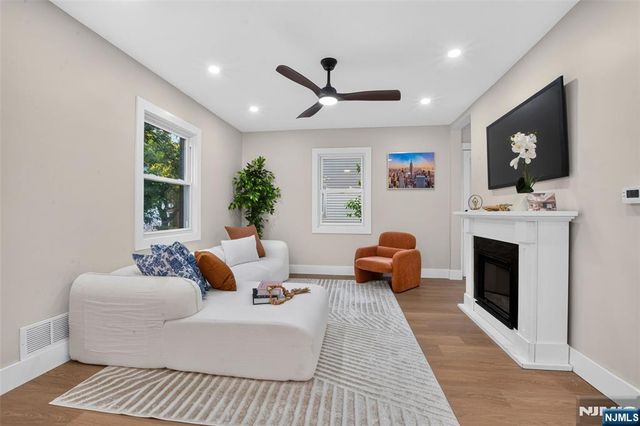 133 Phelps, Bergenfield, NJ 07621