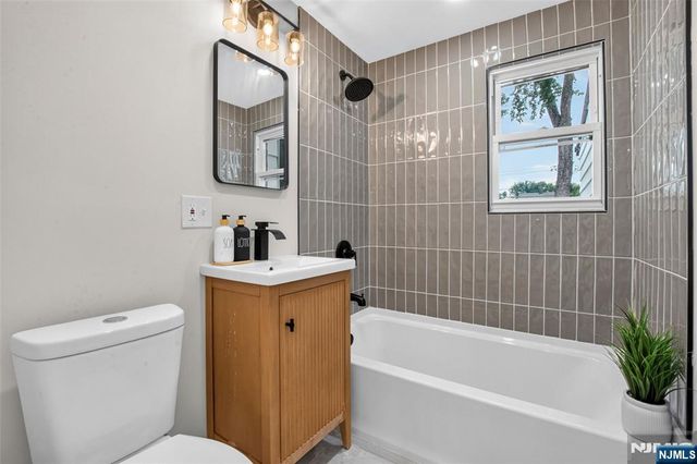 133 Phelps, Bergenfield, NJ 07621