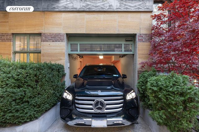 49 E 80TH Street, New York City, NY 10075