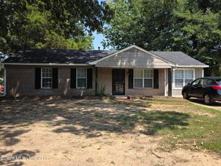 6360 Greenbriar Drive, Horn Lake, MS 38637