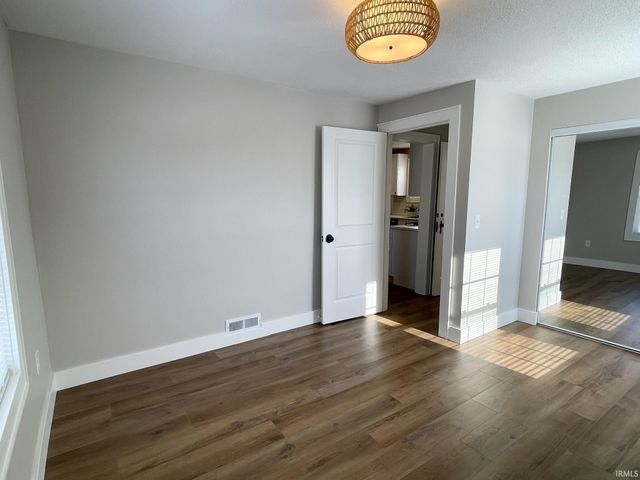 427 W 12Th Street, Mishawaka, IN 46544