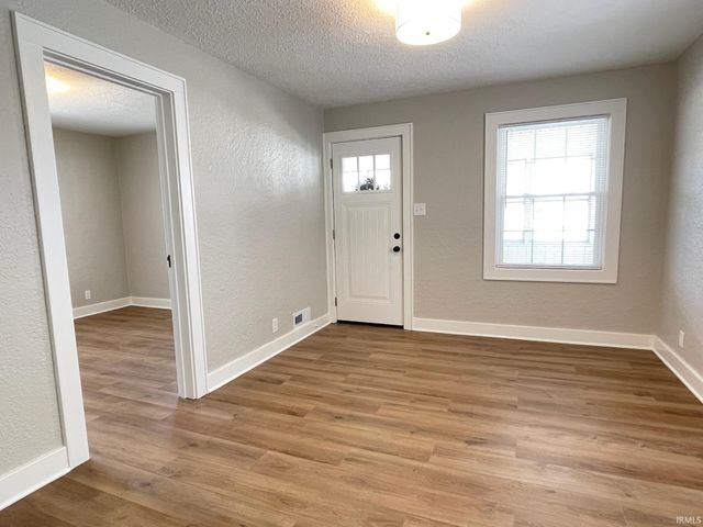 427 W 12Th Street, Mishawaka, IN 46544