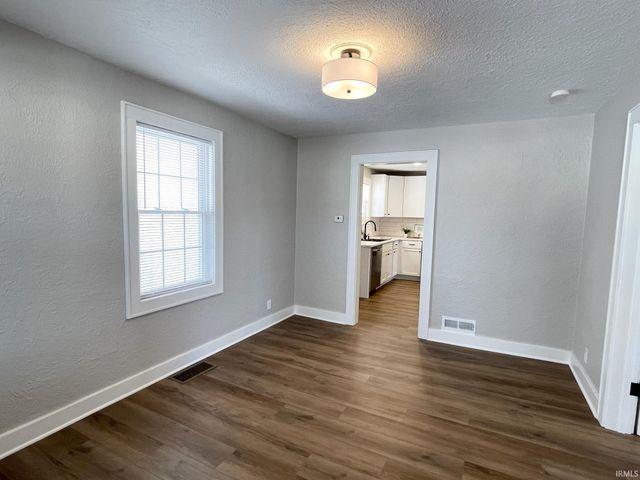 427 W 12Th Street, Mishawaka, IN 46544