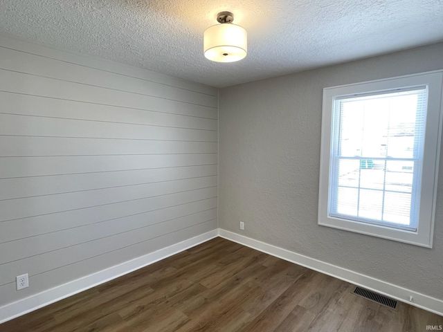 427 W 12Th Street, Mishawaka, IN 46544