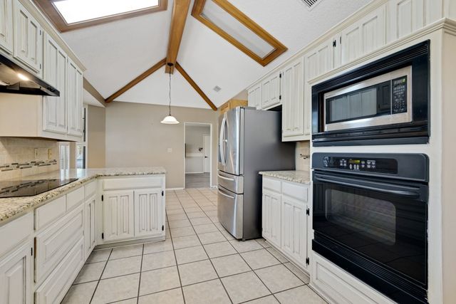 901 Green Brook Drive, Allen, TX 75002