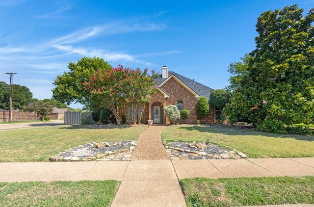 901 Green Brook Drive, Allen, TX 75002
