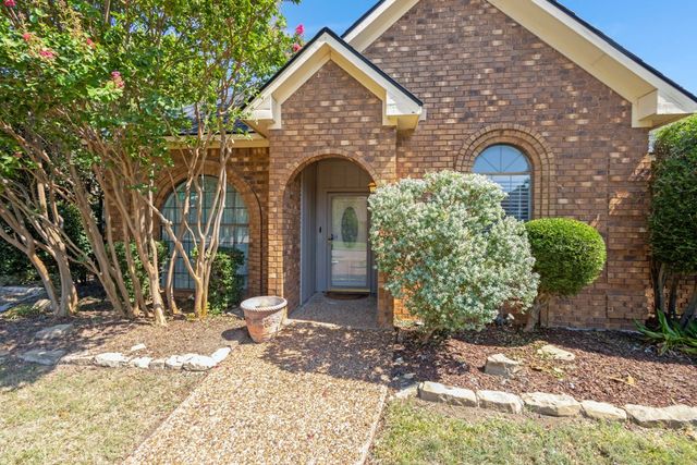 901 Green Brook Drive, Allen, TX 75002