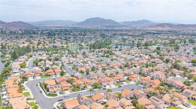 28563 River Glen Court, Menifee, CA 92584