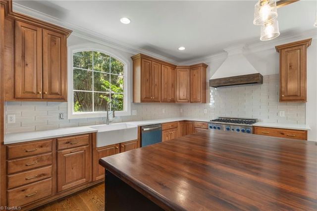 5460 Brookberry Farm Road, Winston-salem, NC 27106