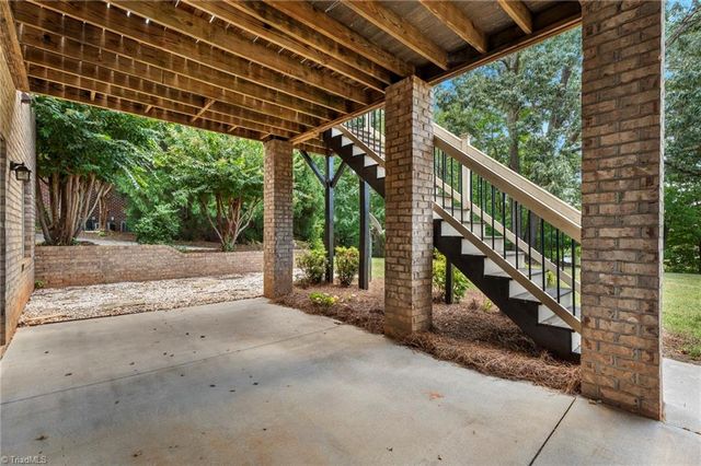 5460 Brookberry Farm Road, Winston-salem, NC 27106