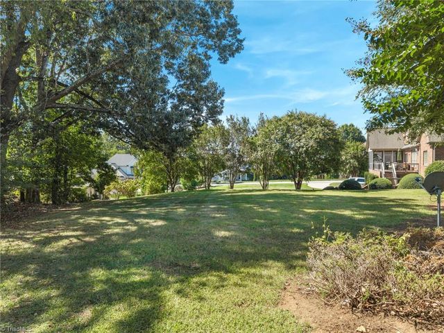 5460 Brookberry Farm Road, Winston-salem, NC 27106
