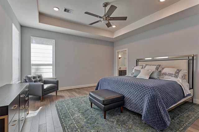 2 Honeycomb Ridge Place, The Woodlands, TX 77380