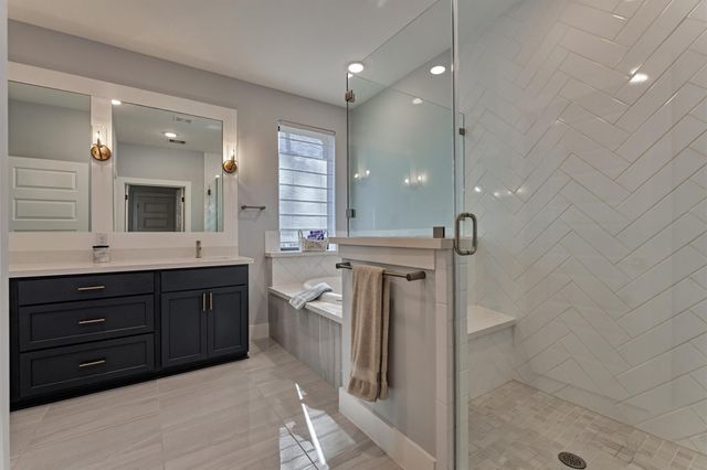 2 Honeycomb Ridge Place, The Woodlands, TX 77380