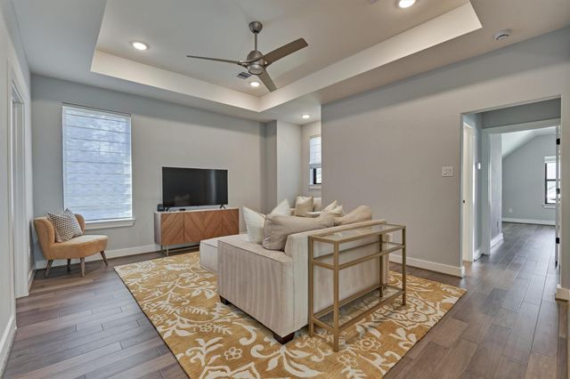 2 Honeycomb Ridge Place, The Woodlands, TX 77380