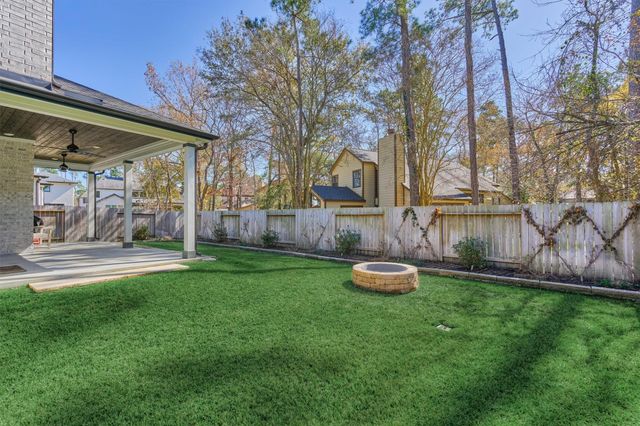 2 Honeycomb Ridge Place, The Woodlands, TX 77380